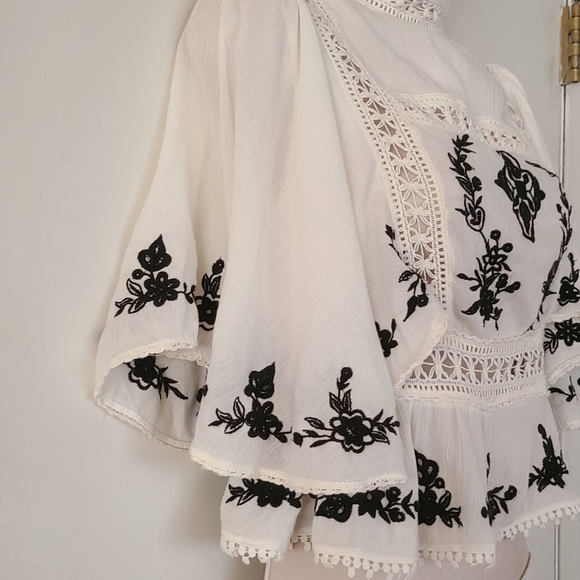 Boho Embroidered Floral Top and Short Set - Picture 4 of 12